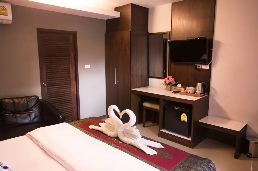 Кхэм Сон: The Prince Hotel