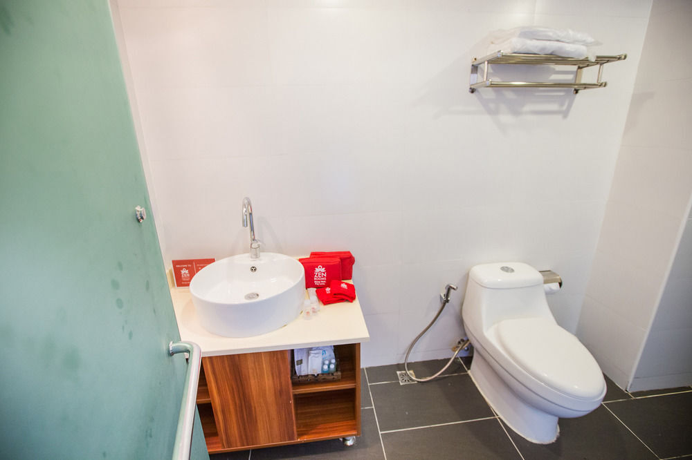 Чиангмай: ZEN Rooms Arak Road 7 Days Inn