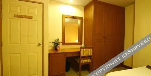Бангкок: Omni Suites Apartment Hotel.