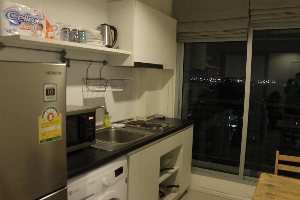 Бангкок: Highrise Cityview Aspire Condo Gym Pool