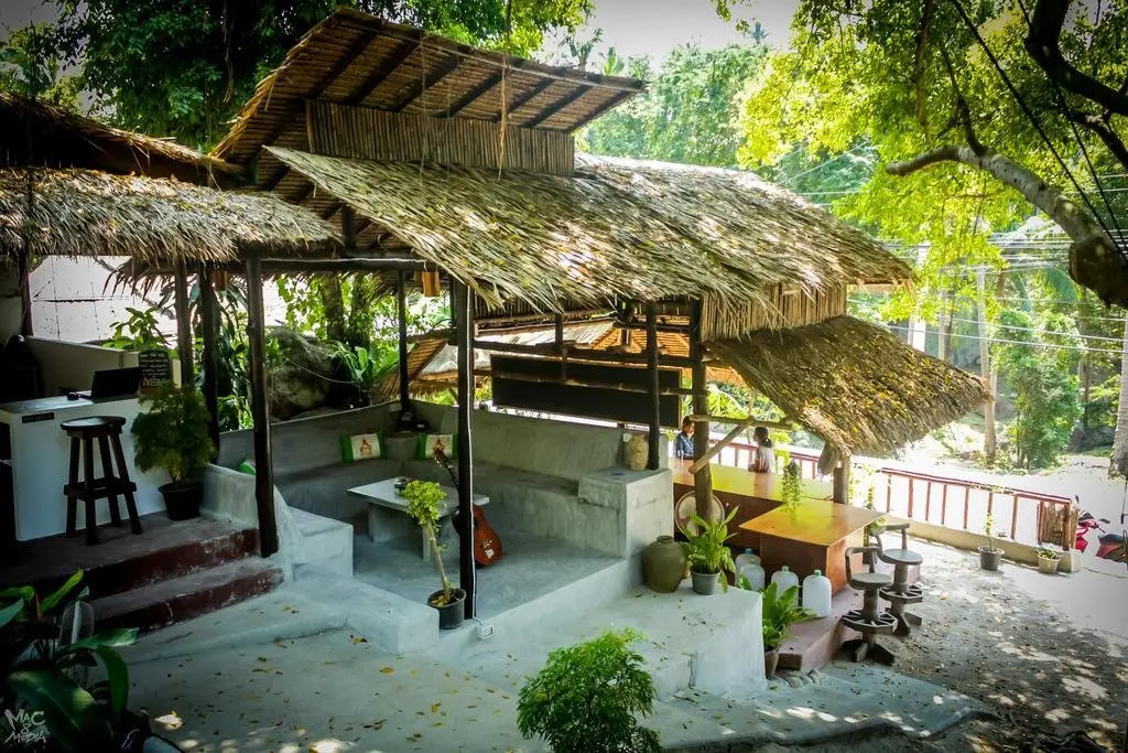 Остров Тау: The Earth House
