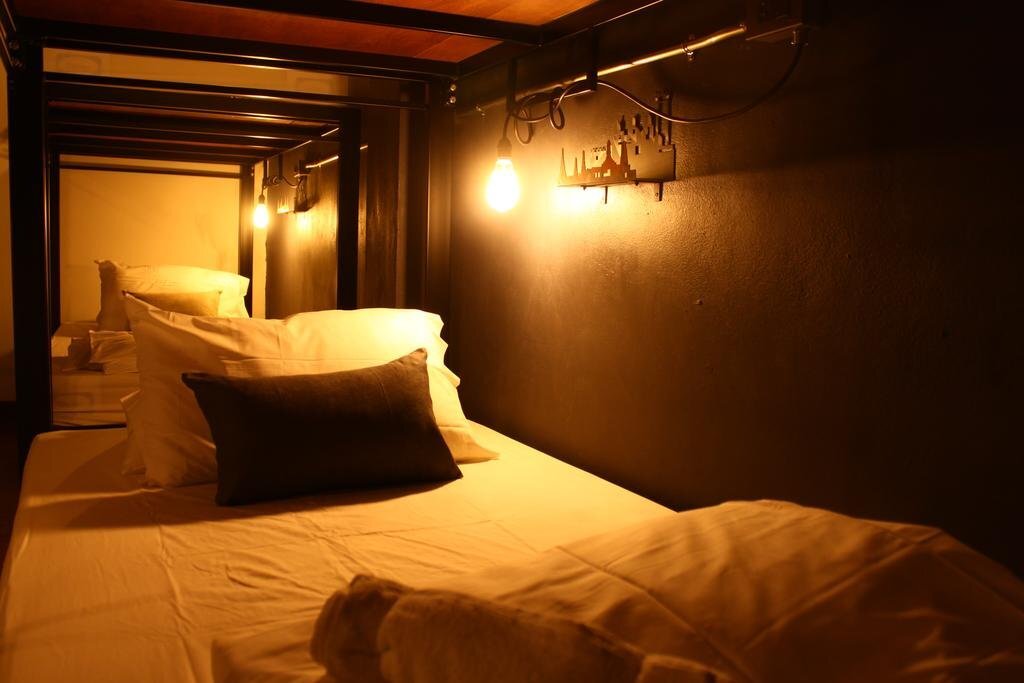 Бангкок: Human Sleep Hostel