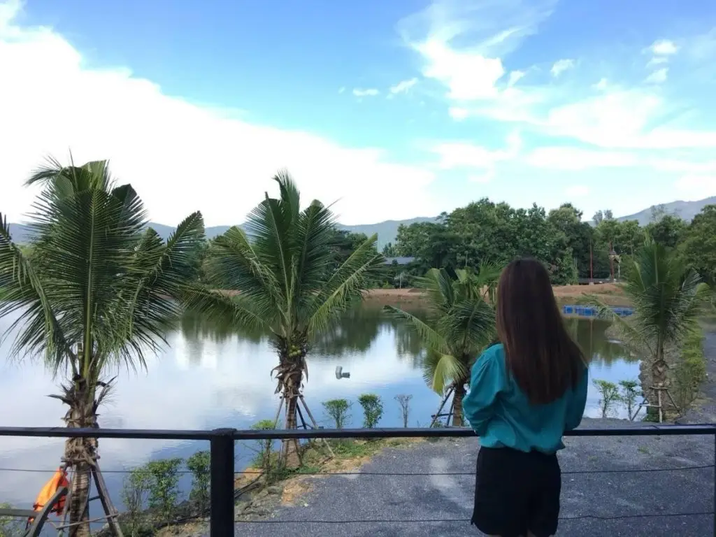 Мае-Он: Lakeview Resort