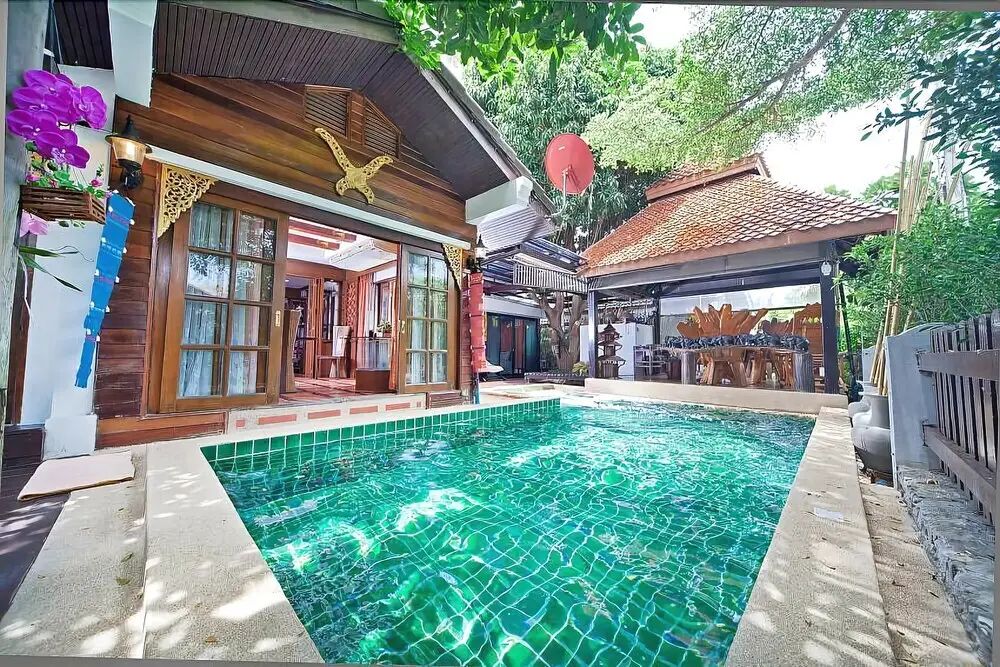 Паттайя: Baan Ruean Thai