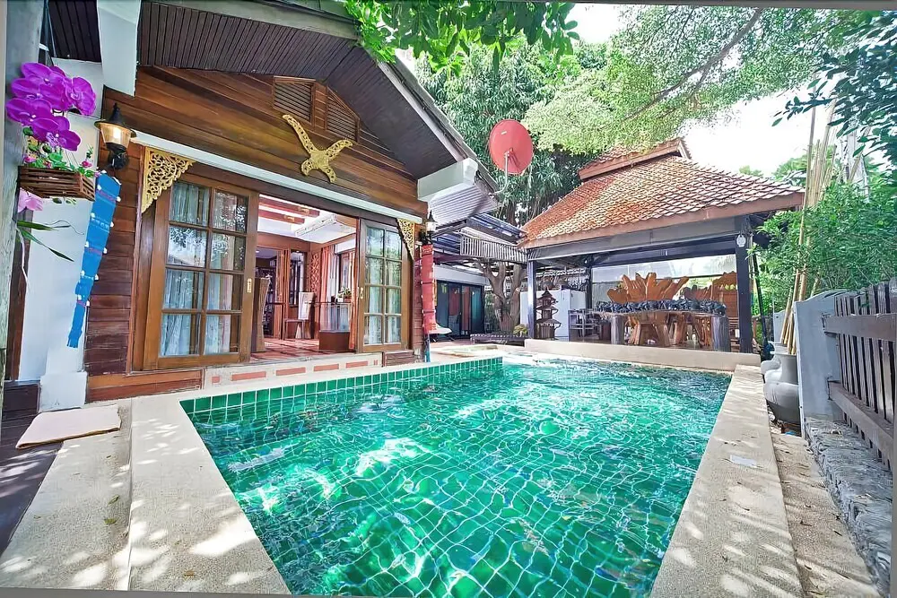 Паттайя: Baan Ruean Thai