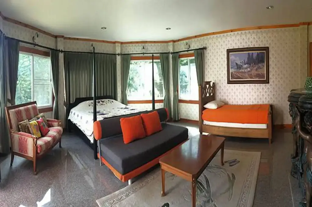 Кханонгпхра: The Log Home Experience Khao Yai