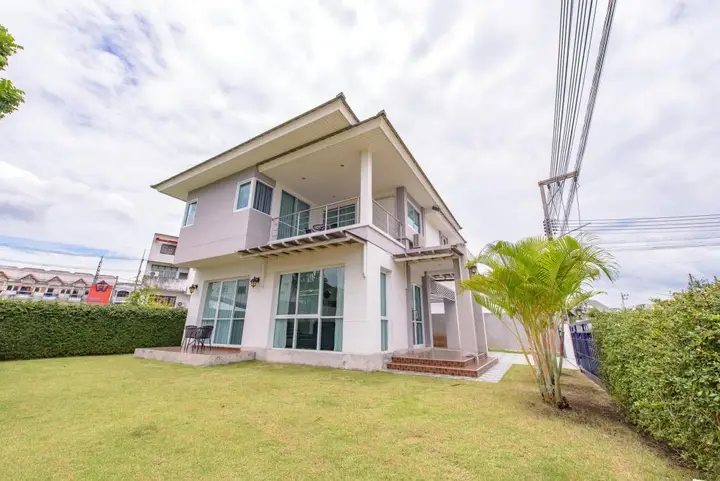 Бури Рам: P Villa Buriram