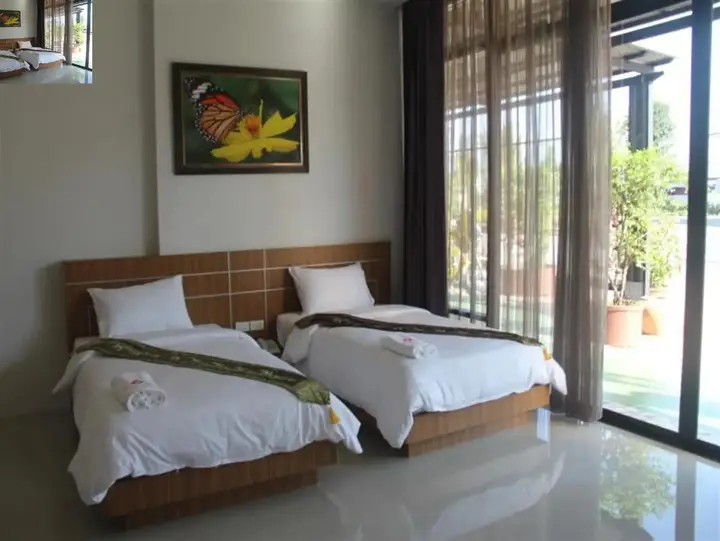 Сураттхани: Tawan Anda Garden Hotel