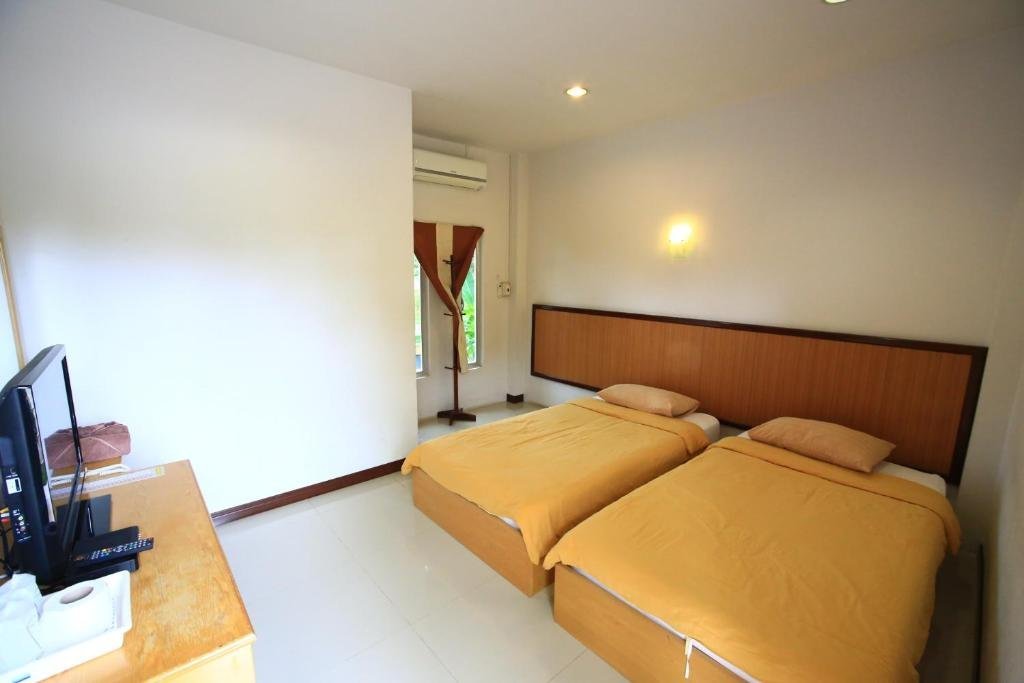 Так: Baanpooya Hotel and Resort