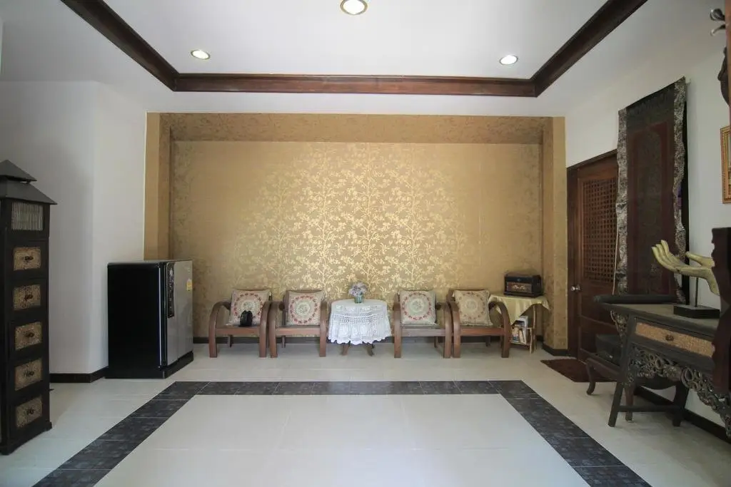 Сарапхи: The Sali-Kham Traditional Lanna Home