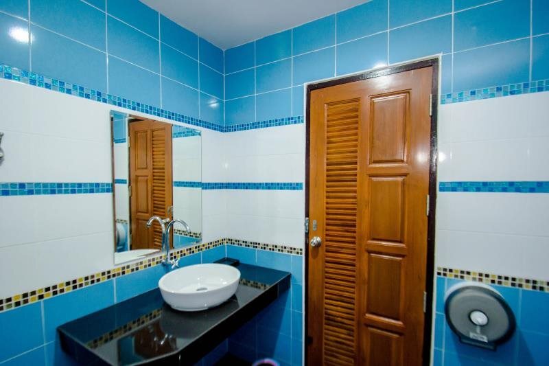 Уттарадит: Maladee Hotel