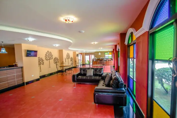 Уттарадит: Maladee Hotel