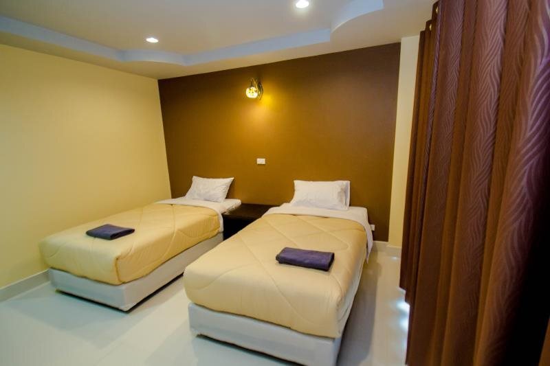 Уттарадит: Maladee Hotel