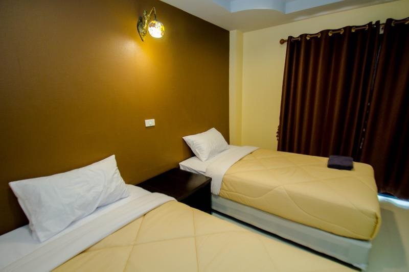 Уттарадит: Maladee Hotel