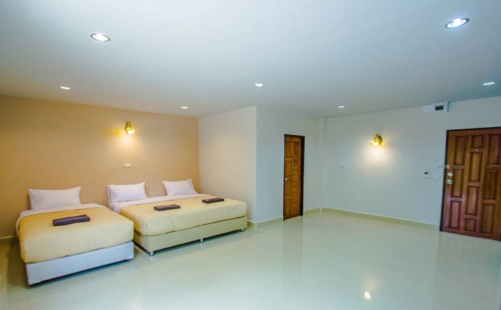 Уттарадит: Maladee Hotel