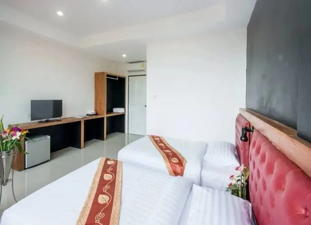 Кату: High So Low Cost ApartHotel