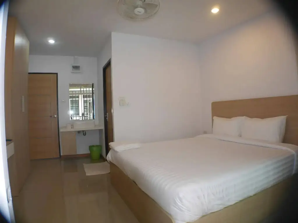 Кату: Darisa Apartment Service
