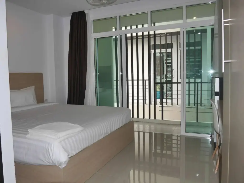 Кату: Darisa Apartment Service