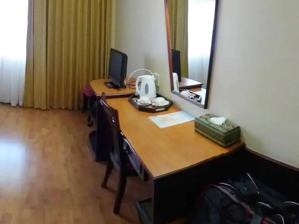 Накхонсаван: Grand Visanu Hotel