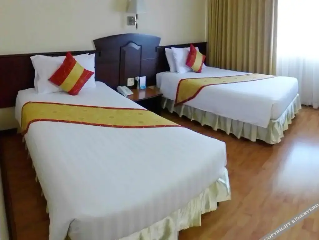 Накхонсаван: Grand Visanu Hotel