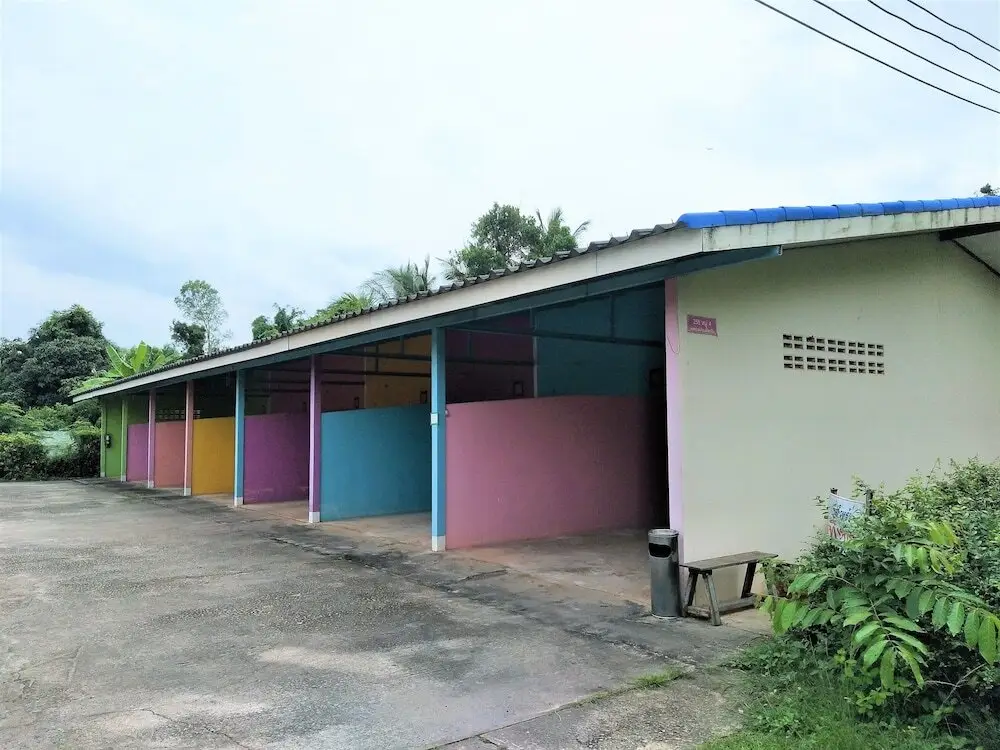 Прачинбури: First First Inn