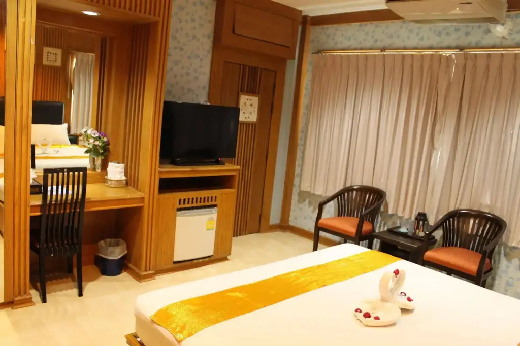 Нонтхабури: The Rich Hotel