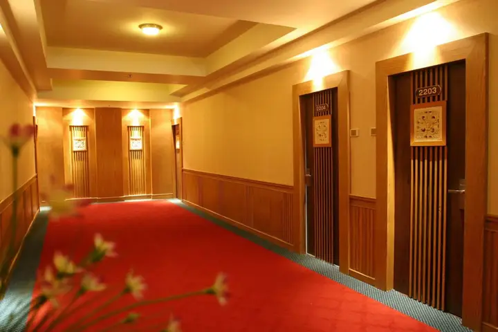 Нонтхабури: The Rich Hotel
