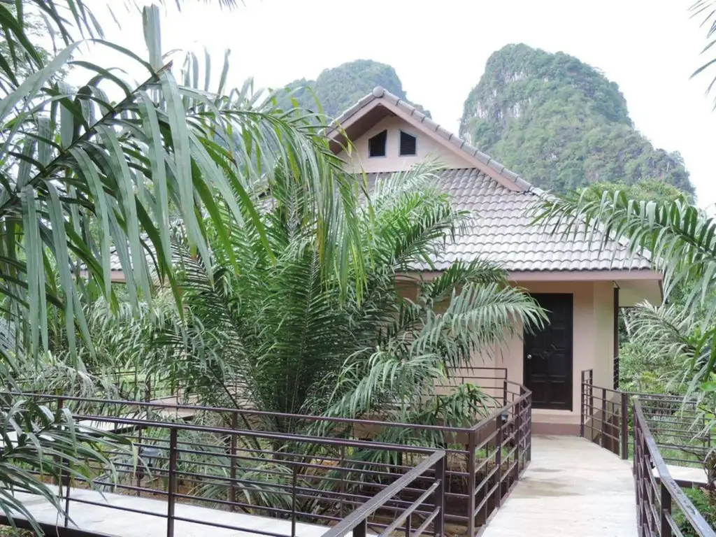 Фаном: Khaosok Good view Resort