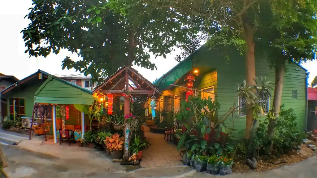 Нан: The One House