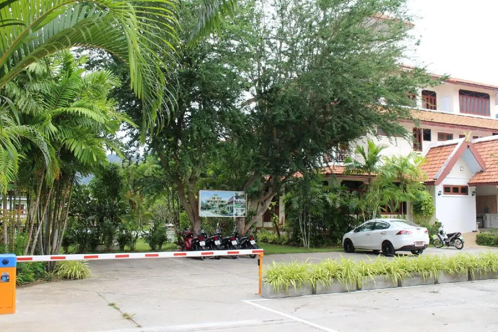 Муанг: The Mayan Apartment