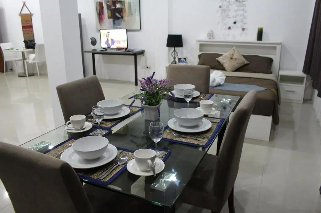 Муанг: The Mayan Apartment