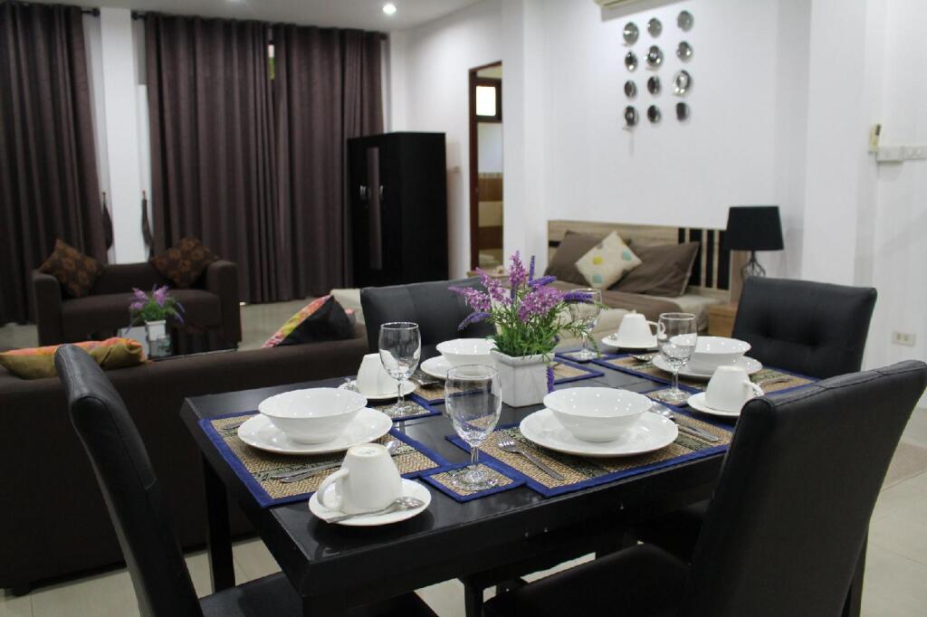 Муанг: The Mayan Apartment