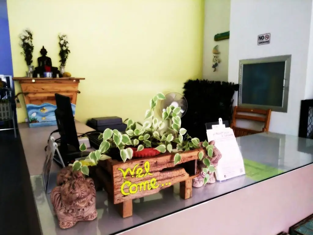 Муанг: In Phuket House