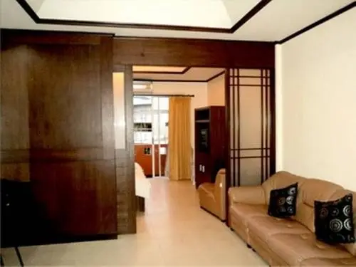 Кату: Baan Taweesup Apartment