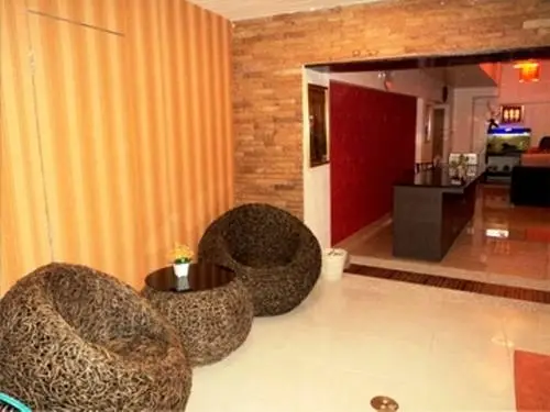 Кату: Baan Taweesup Apartment
