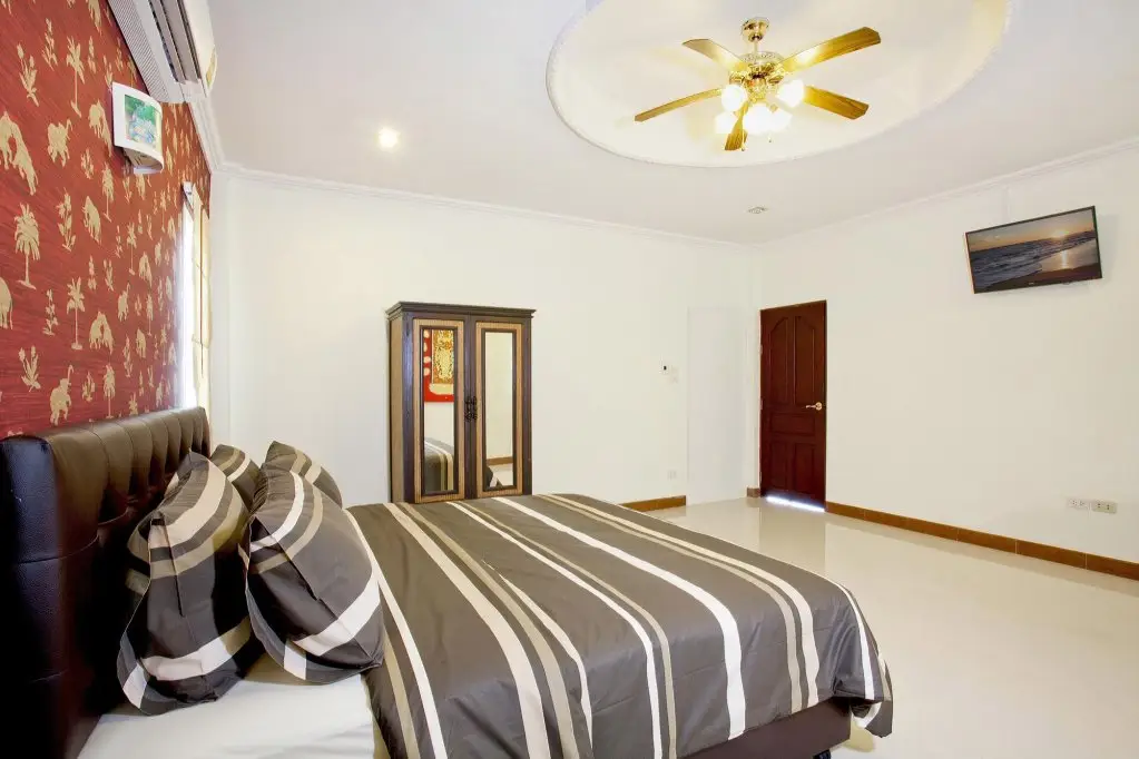 Паттайя: Villa Patiharn Khao Talo