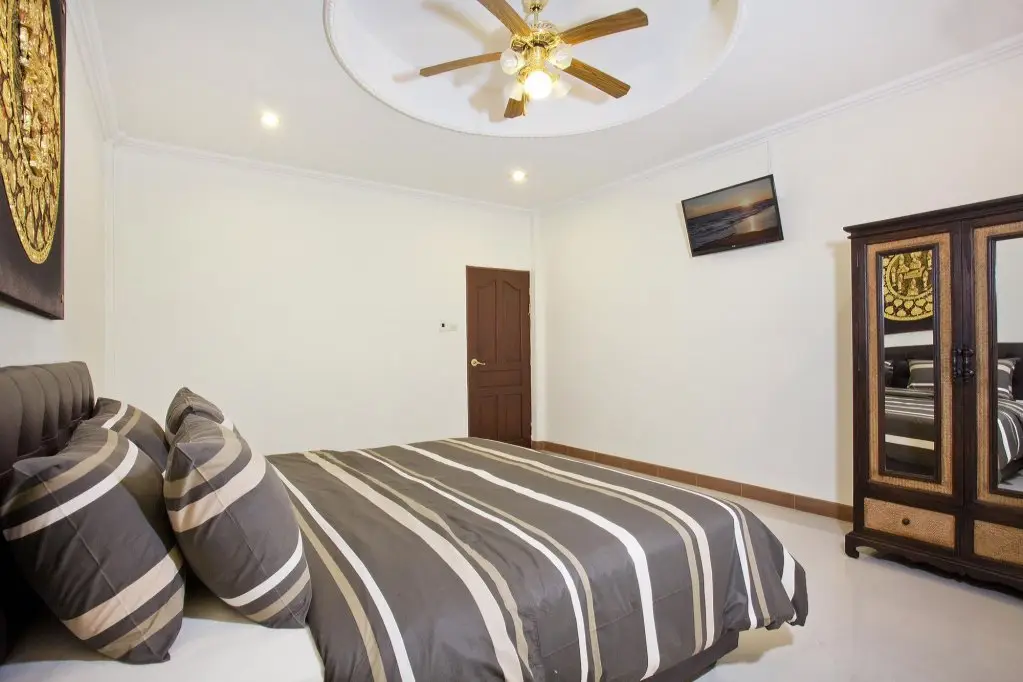 Паттайя: Villa Patiharn Khao Talo