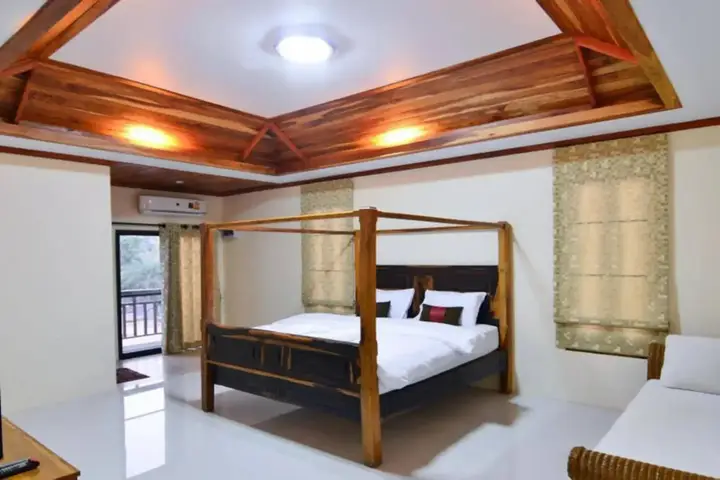 Кхонкэн: The Boon House, Khon Kaen