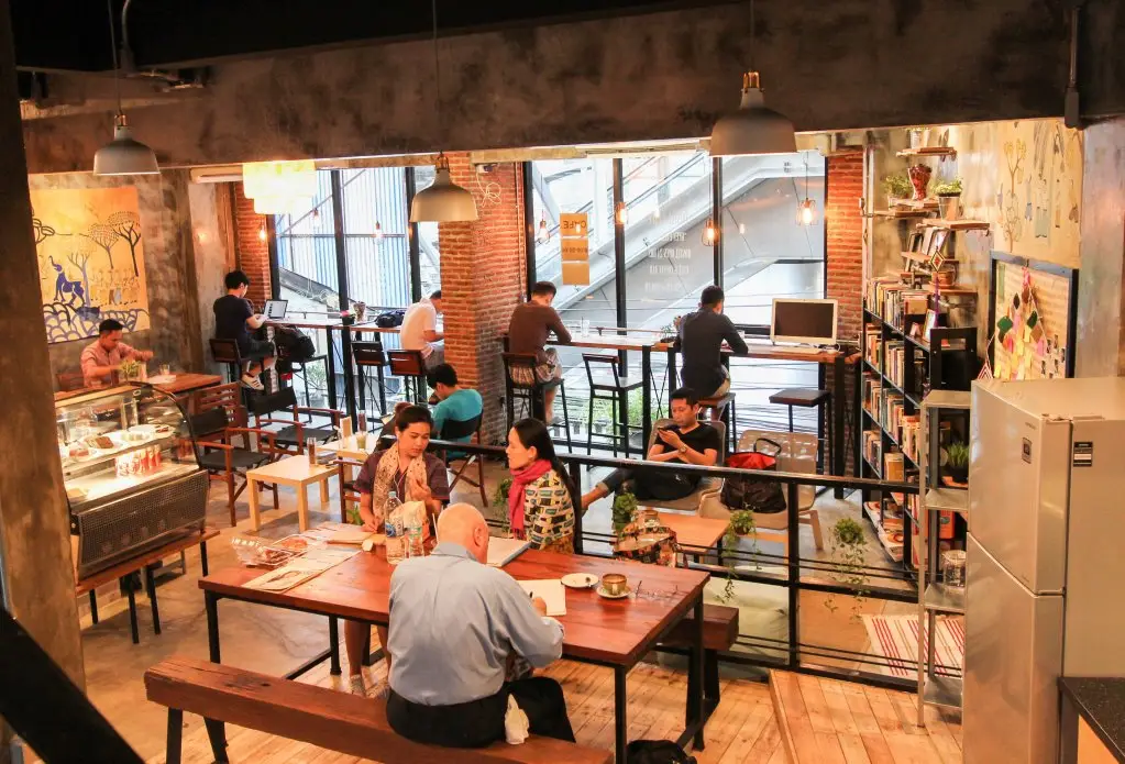 Бангкок: Thonglor Travellers Hostel & Cafe
