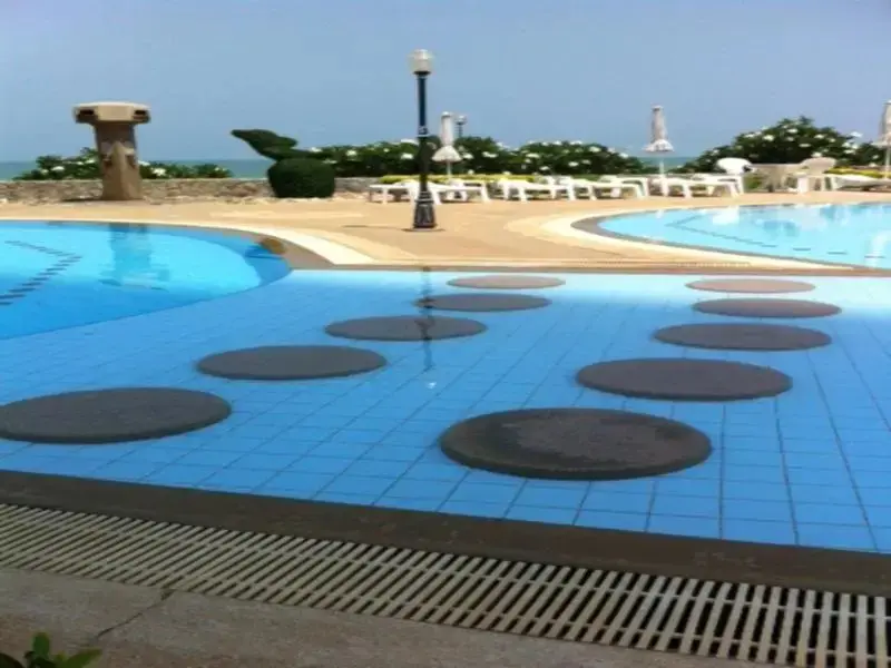 Чаам: Cha-Am Beach Club Condo By O