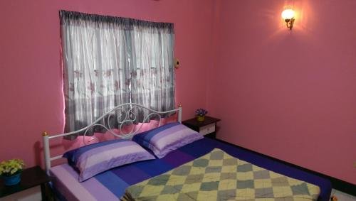 Саттахип: The Colorful House