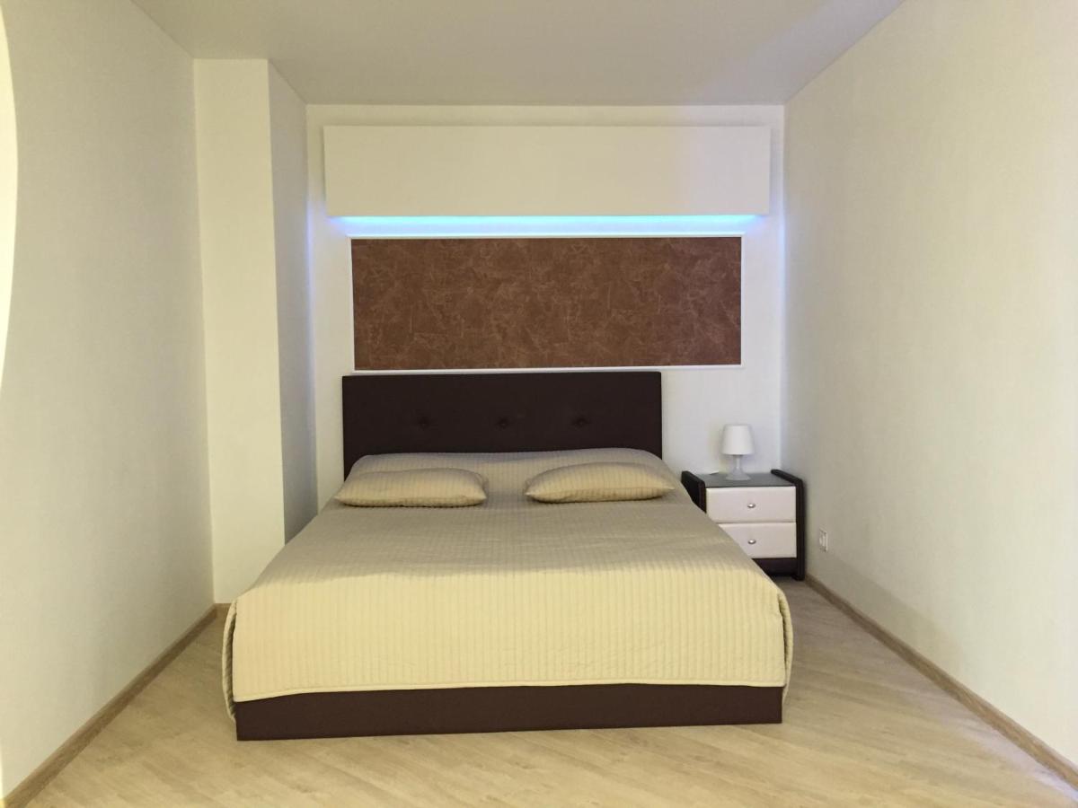 Псков: Apartment Inzhenernaya 108/62