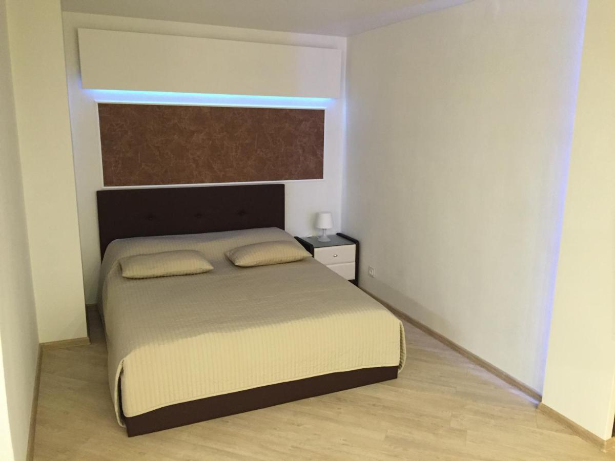 Псков: Apartment Inzhenernaya 108/62