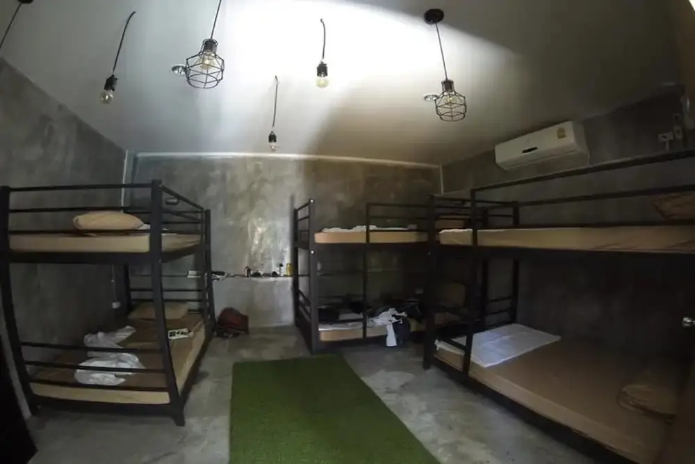 Мэй-Хаад-Бэй: A Forest Story Hostel Adults Only