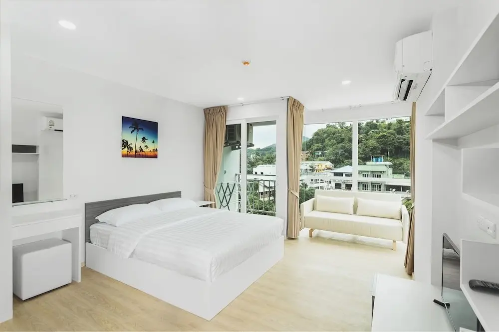 Муанг: Condo in Kata in Ozone A708