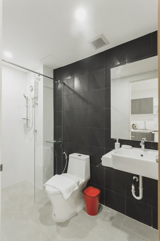 Муанг: Condo in Kata in Ozone A708