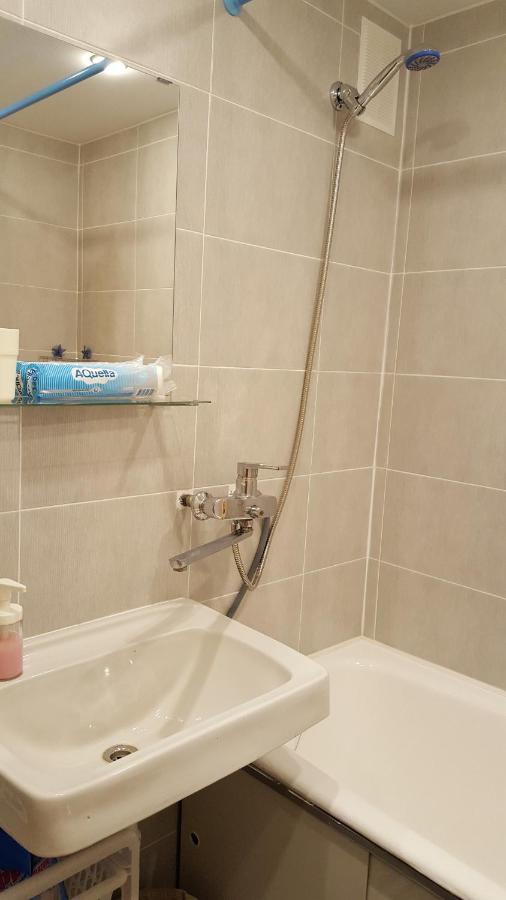 Псков: Apartment GrInn 45 on Kommunalnaya