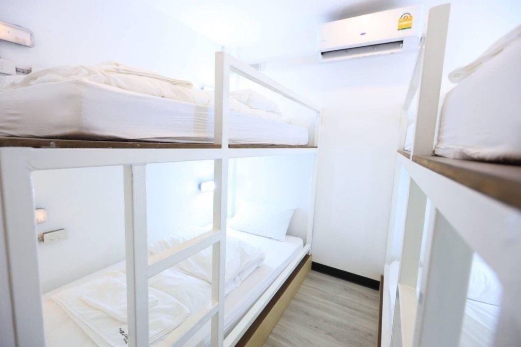 Бангкок: The Million Hostel 19