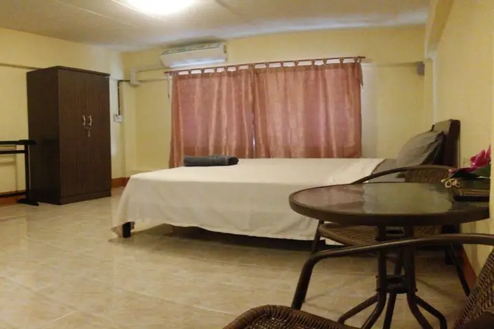 Районг: Relax Inn