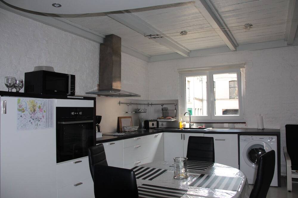Ланта: Lanta Friendly House